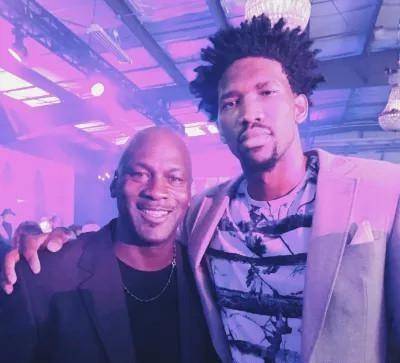 公开致意主 公开致意主